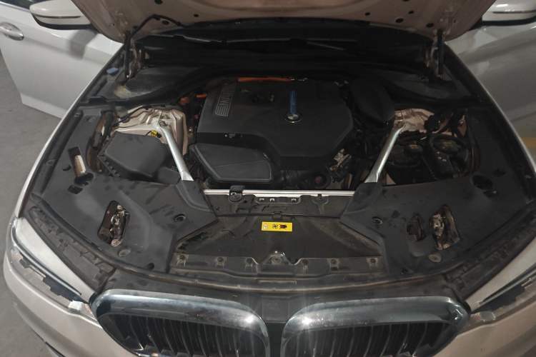 Used BMW 5 Series New Energy 2019 Updated Version 530Le Luxury Package Engine Bay