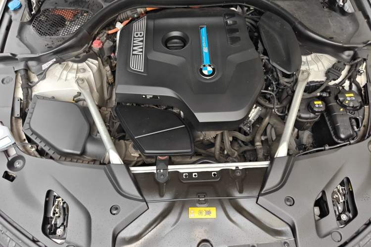 Used BMW 5 Series New Energy 2019 Updated Version 530Le Luxury Package Engine Bay