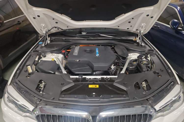 Used BMW 5 Series New Energy 2019 Updated Version 530Le Luxury Package Engine Bay