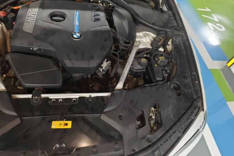 Used BMW 5 Series New Energy 2019 530Le Luxury Package Engine Bay Left