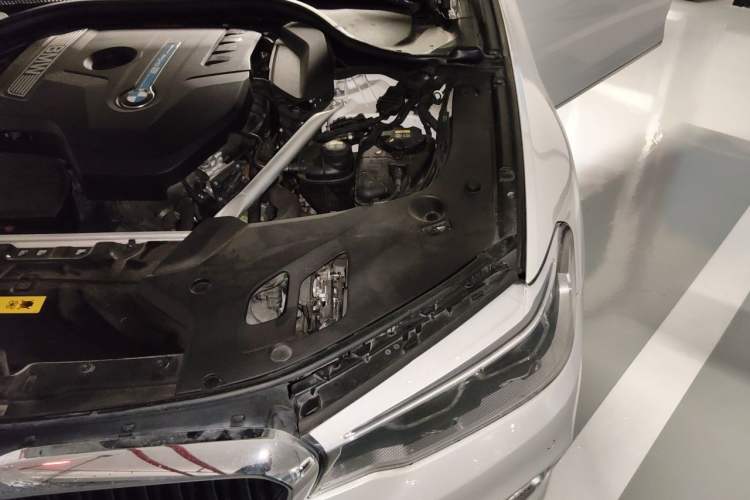 Used BMW 5 Series New Energy 2019 530Le Luxury Package Engine Bay Left