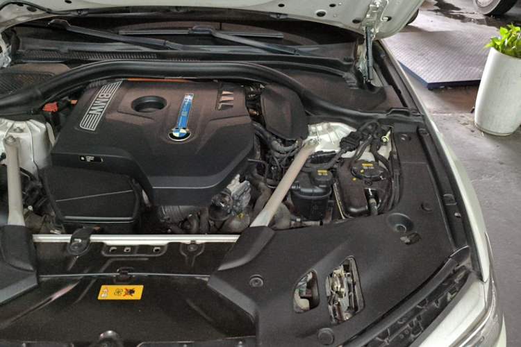 Used BMW 5 Series New Energy 2019 530Le Luxury Package Engine Bay Left