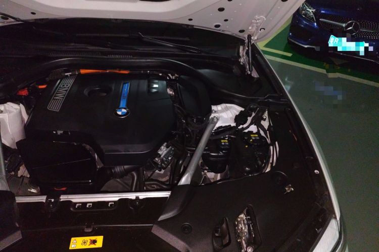 Used BMW 5 Series New Energy 2019 530Le Pioneer Edition Engine Bay Left