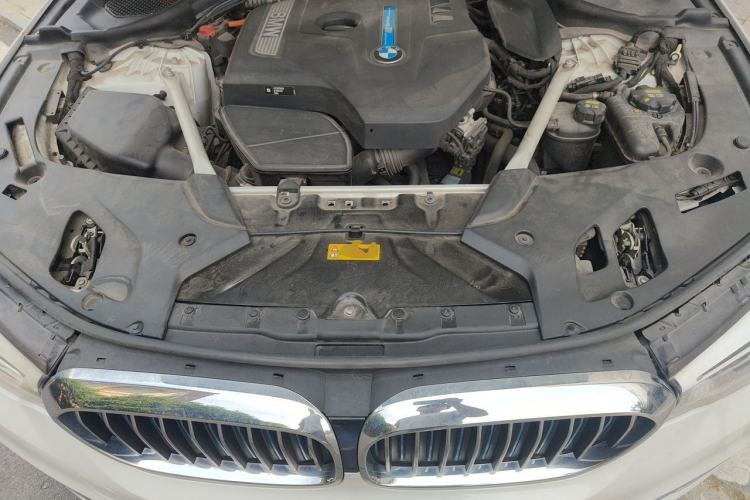 Used BMW 5 Series New Energy 2019 530Le Pioneer Edition Engine Bay