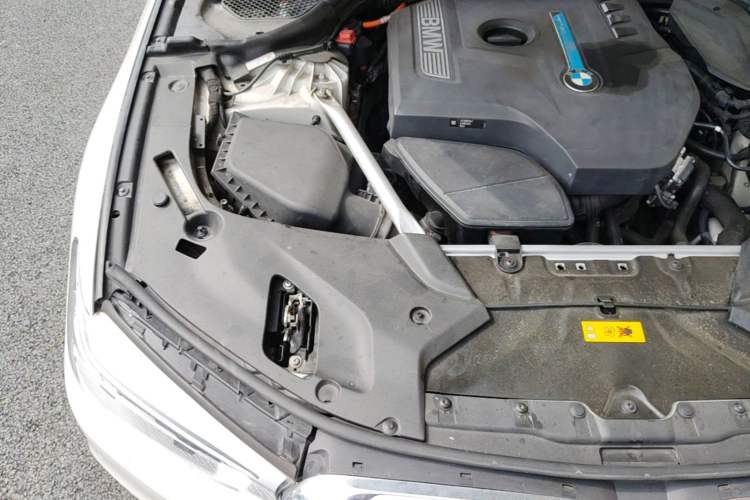 Used BMW 5 Series New Energy 2019 530Le Luxury Package Engine Bay Right