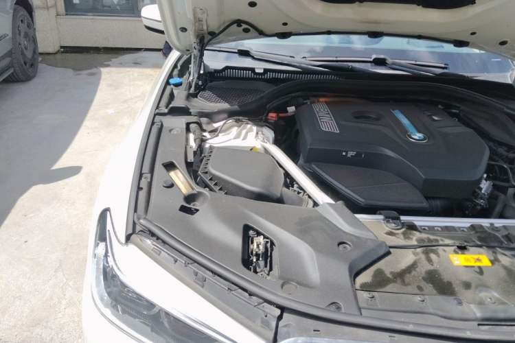 Used BMW 5 Series New Energy 2019 530Le Luxury Package Engine Bay Right