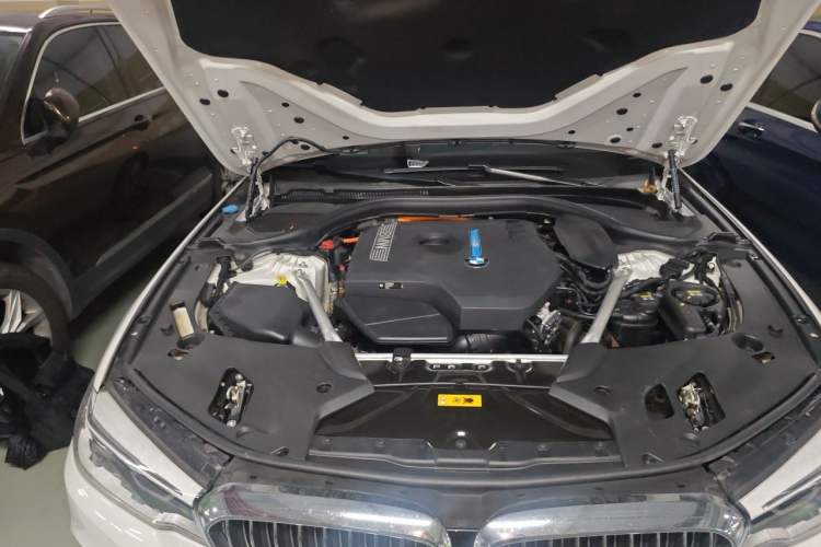 Used BMW 5 Series New Energy 2019 Updated Version 530Le Luxury Package Engine Bay Right