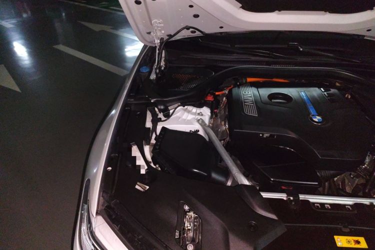 Used BMW 5 Series New Energy 2019 530Le Pioneer Edition Engine Bay Right