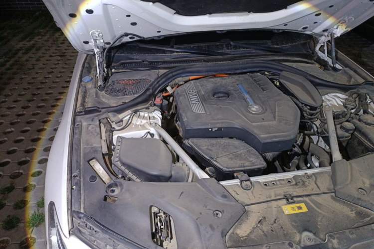 Used BMW 5 Series New Energy 2019 530Le Pioneer Edition Engine Bay Right