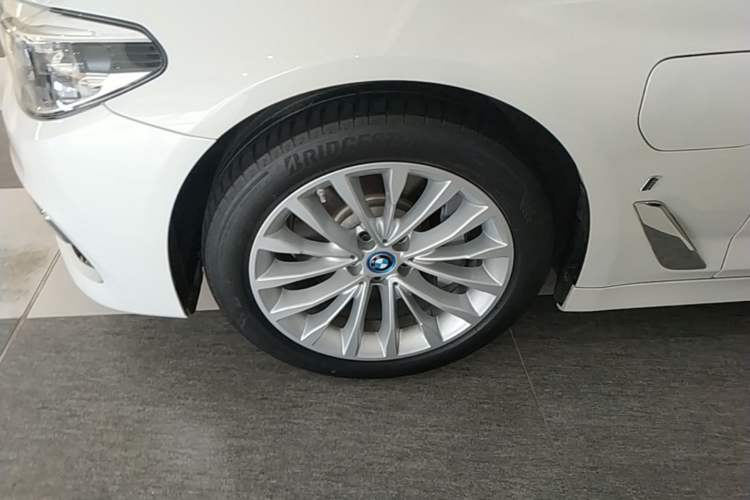 Used BMW 5 Series New Energy 2019 Updated Version 530Le Luxury Package Exterior 4