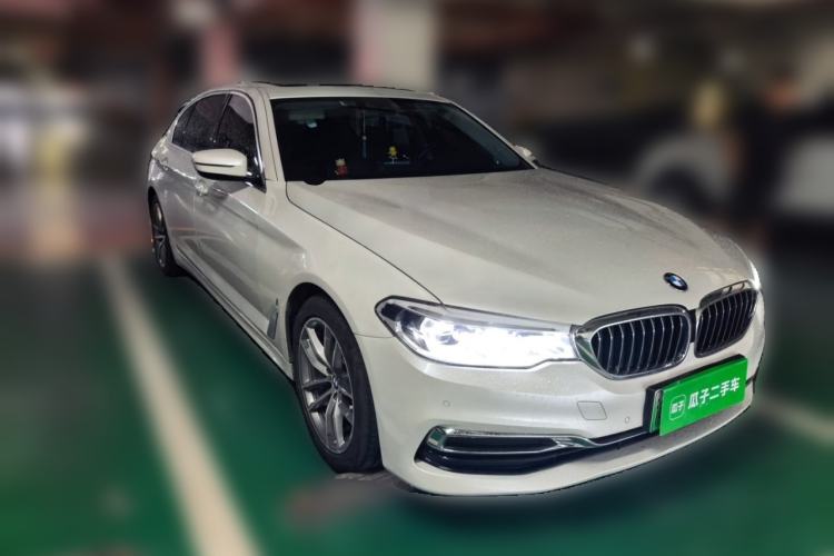 Used BMW 5 Series New Energy 2019 Updated Version 530Le Luxury Package Front Right 45 Deg