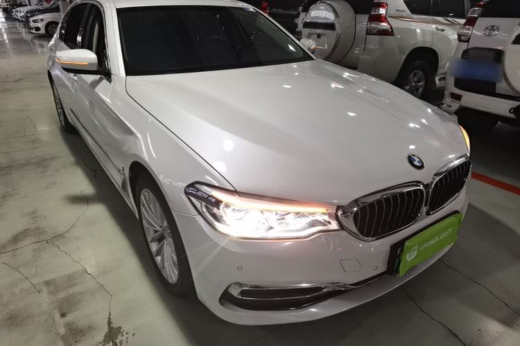 Used BMW 5 Series New Energy 2019 530Le Pioneer Edition Front Right 45 Deg