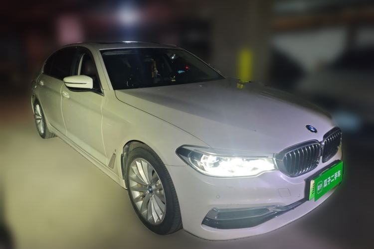 Used BMW 5 Series New Energy 2019 Updated Version 530Le Luxury Package Front Right 45 Deg