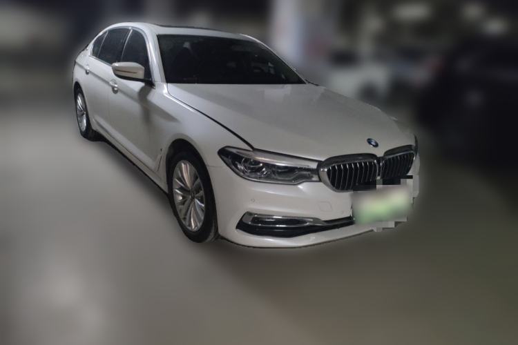 Used BMW 5 Series New Energy 2019 530Le Luxury Package Front Right 45 Deg