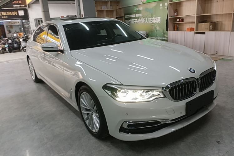 Used BMW 5 Series New Energy 2019 Updated 530Le Pioneer Edition Front Right 45 Deg