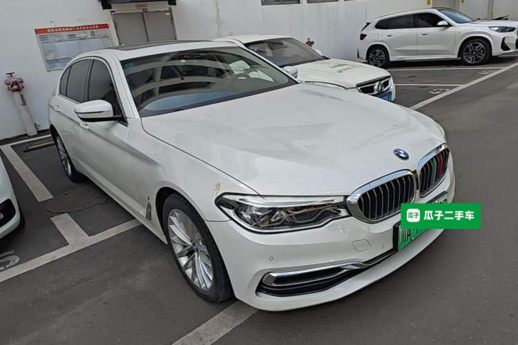 Used BMW 5 Series New Energy 2019 530Le Luxury Package Front Right 45 Deg