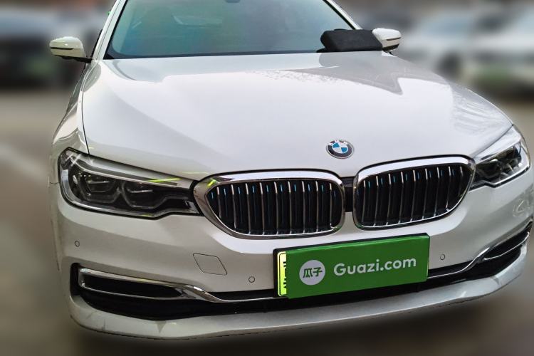 Used BMW 5 Series New Energy 2019 Updated Version 530Le Luxury Package Front Right 45 Deg