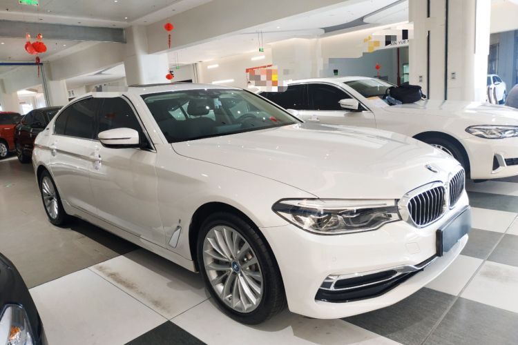 Used BMW 5 Series New Energy 2019 Updated Version 530Le Luxury Package Front Right 45 Deg