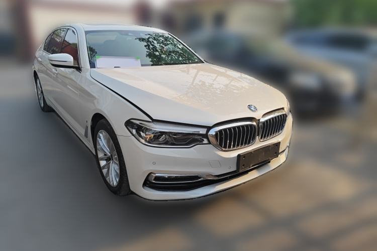 Used BMW 5 Series New Energy 2019 530Le Luxury Package Front Right 45 Deg