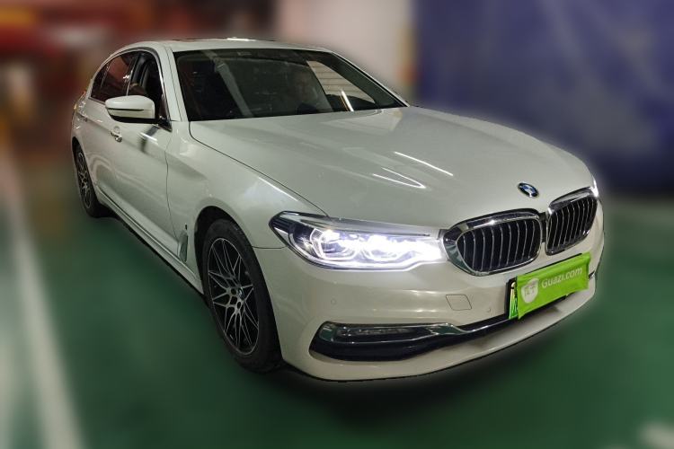 Used BMW 5 Series New Energy 2019 530Le Luxury Package Front Right 45 Deg