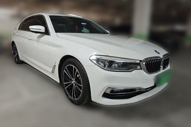 Used BMW 5 Series New Energy 2019 530Le Luxury Package Front Right 45 Deg