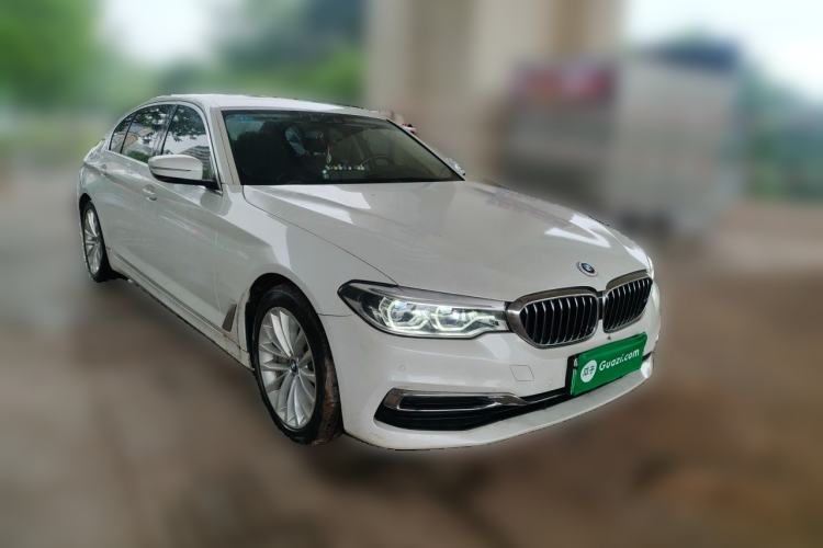 Used BMW 5 Series New Energy 2019 Updated Version 530Le Luxury Package Front Right 45 Deg