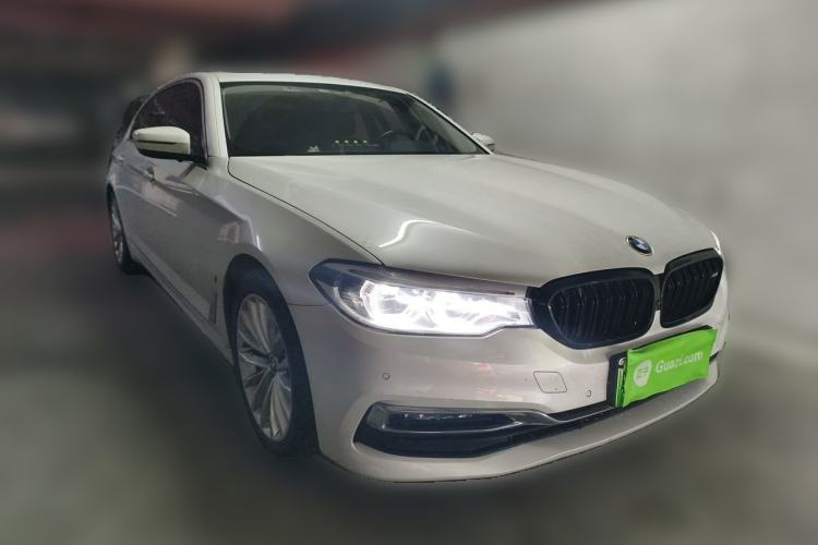 Used BMW 5 Series New Energy 2019 530Le Luxury Package Front Right 45 Deg