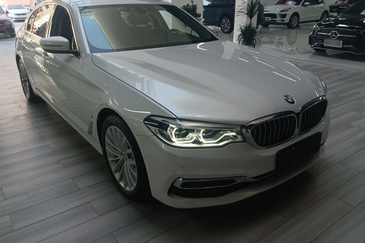 Used BMW 5 Series New Energy 2019 Updated Version 530Le Luxury Package Front Right 45 Deg