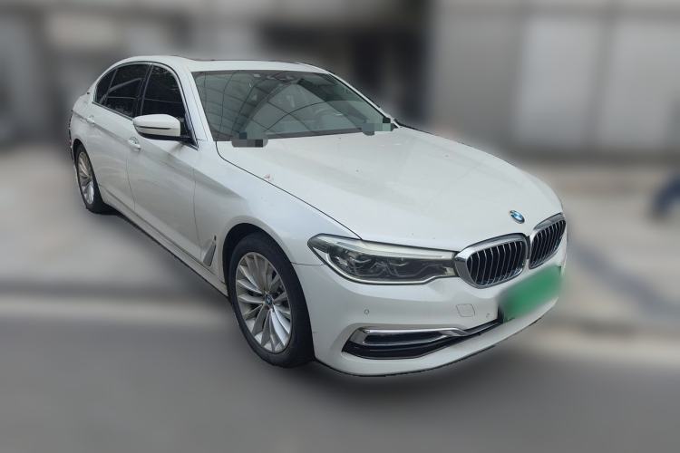 Used BMW 5 Series New Energy 2019 530Le Pioneer Edition Front Right 45 Deg