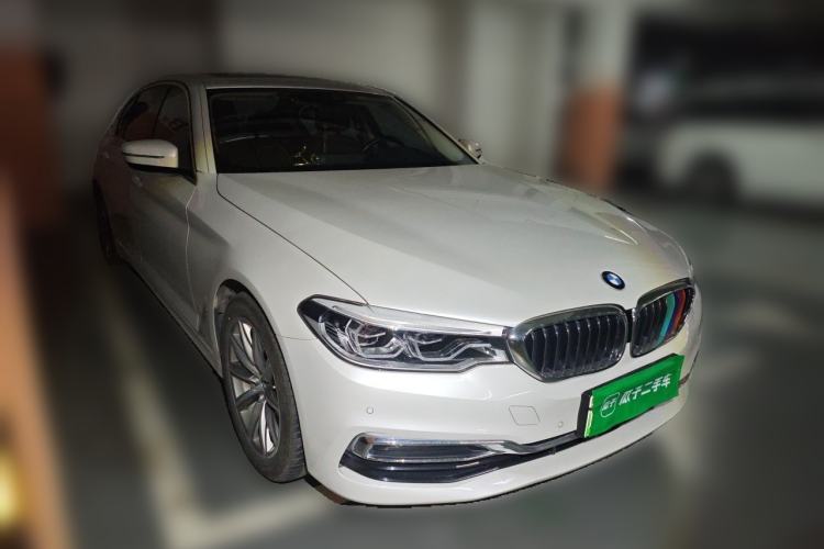 Used BMW 5 Series New Energy 2019 530Le Luxury Package Front Right 45 Deg