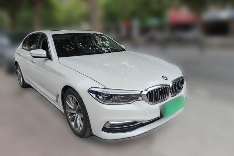 Used BMW 5 Series New Energy 2019 530Le Luxury Package Front Right 45 Deg