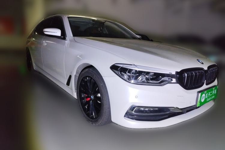 Used BMW 5 Series New Energy 2019 530Le Pioneer Edition Front Right 45 Deg