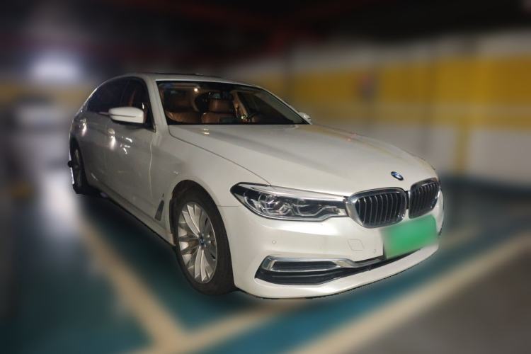 Used BMW 5 Series New Energy 2019 Updated Version 530Le Luxury Package Front Right 45 Deg