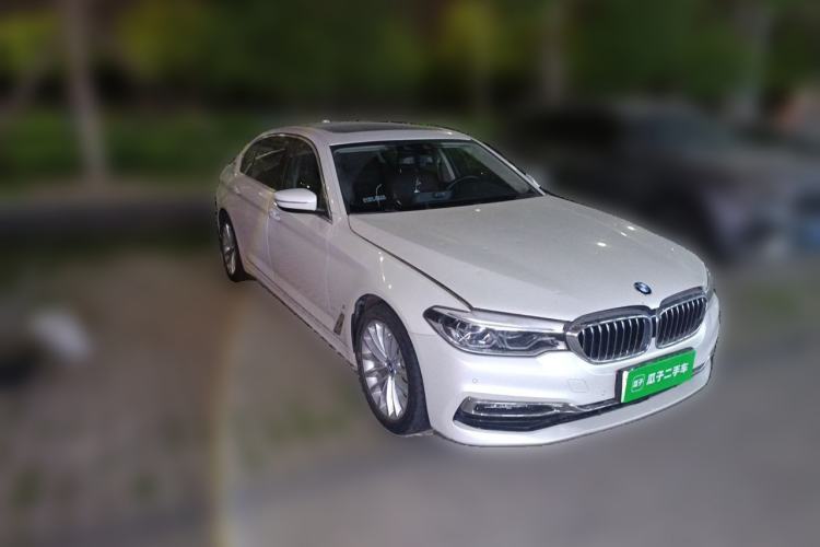 Used BMW 5 Series New Energy 2019 530Le Pioneer Edition Front Right 45 Deg