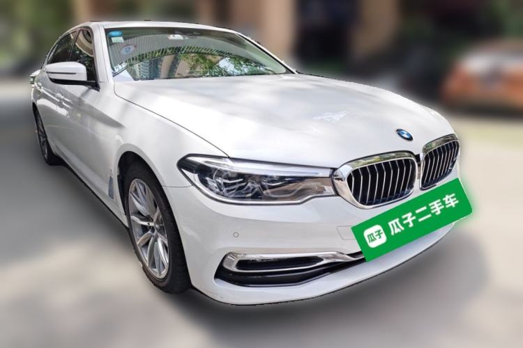 Used BMW 5 Series New Energy 2019 530Le Luxury Package Front Right 45 Deg