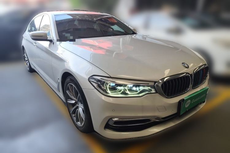 Used BMW 5 Series New Energy 2019 530Le Luxury Package Front Right 45 Deg