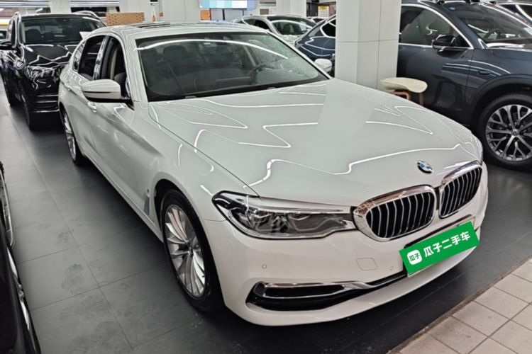 Used BMW 5 Series New Energy 2019 530Le Luxury Package Front Right 45 Deg