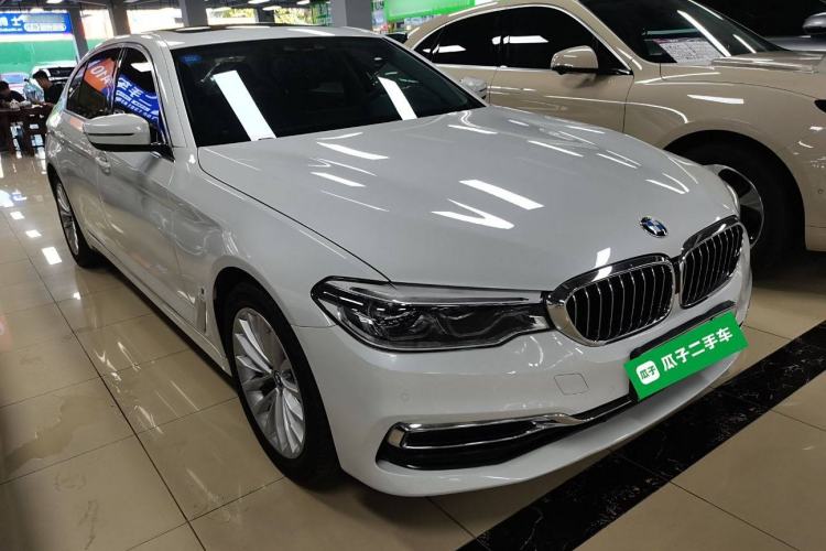 Used BMW 5 Series New Energy 2019 Updated Version 530Le Luxury Package Front Right 45 Deg