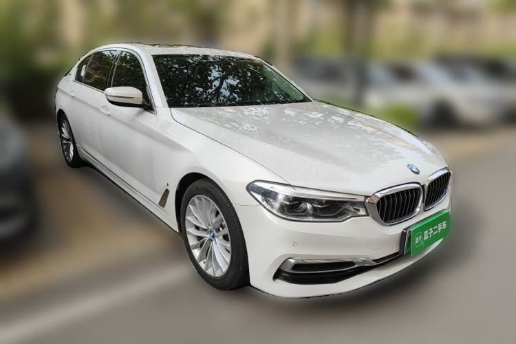 Used BMW 5 Series New Energy 2019 Updated Version 530Le Luxury Package Front Right 45 Deg