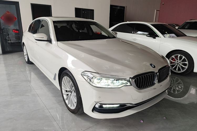 Used BMW 5 Series New Energy 2019 530Le Luxury Package Front Right 45 Deg
