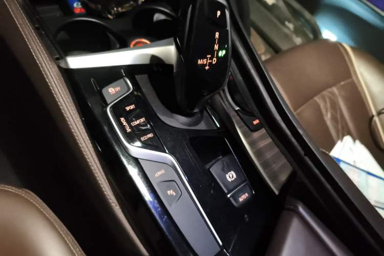 Used BMW 5 Series New Energy 2019 Updated Version 530Le Luxury Package Gear Lever