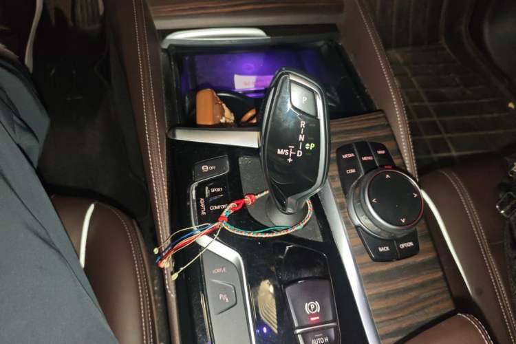 Used BMW 5 Series New Energy 2019 Updated Version 530Le Luxury Package Gear Lever