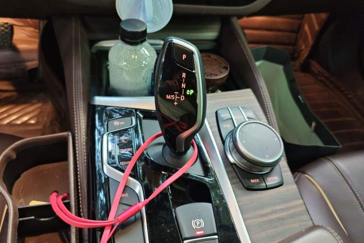 Used BMW 5 Series New Energy 2019 Updated Version 530Le Luxury Package Gear Lever