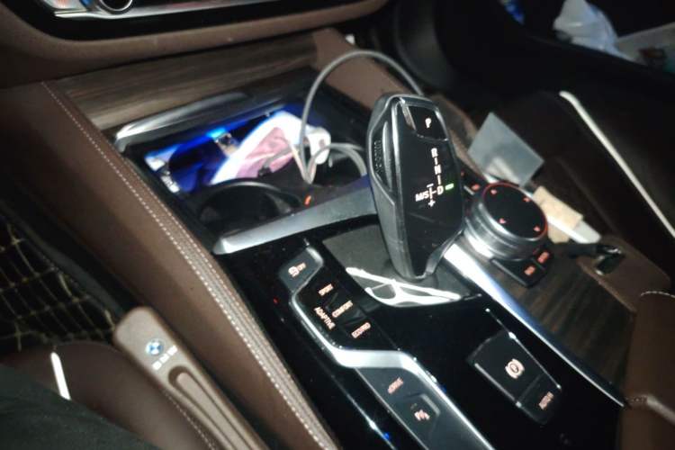 Used BMW 5 Series New Energy 2019 530Le Luxury Package Gear Lever
