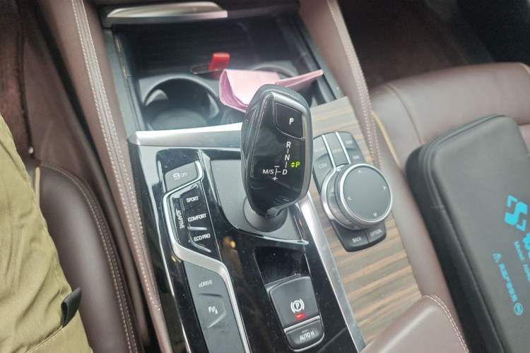 Used BMW 5 Series New Energy 2019 530Le Luxury Package Gear Lever