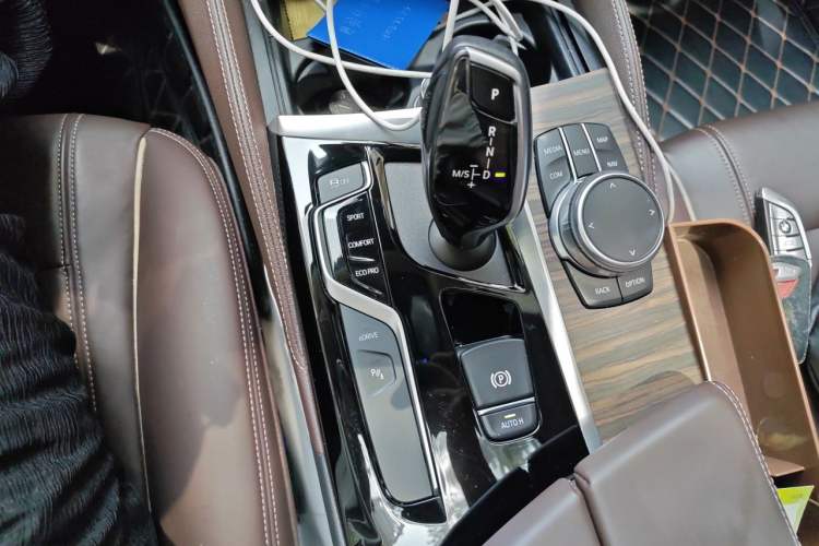 Used BMW 5 Series New Energy 2019 530Le Luxury Package Gear Lever