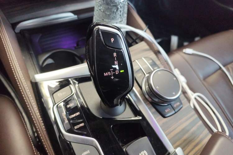 Used BMW 5 Series New Energy 2019 530Le Luxury Package Gear Lever