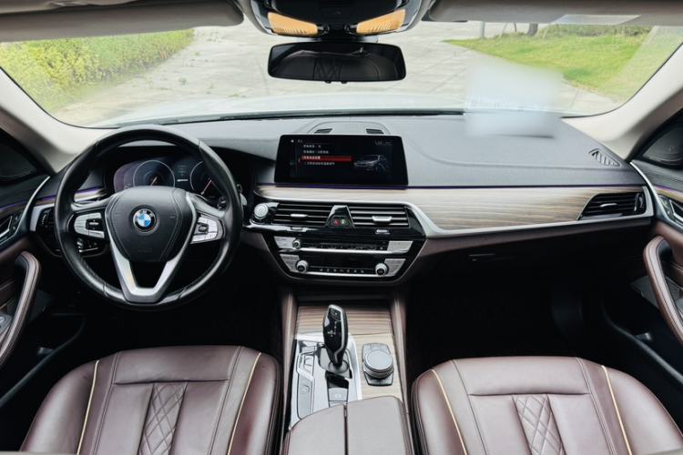 Used BMW 5 Series New Energy 2019 Updated Version 530Le Luxury Package Interior 4