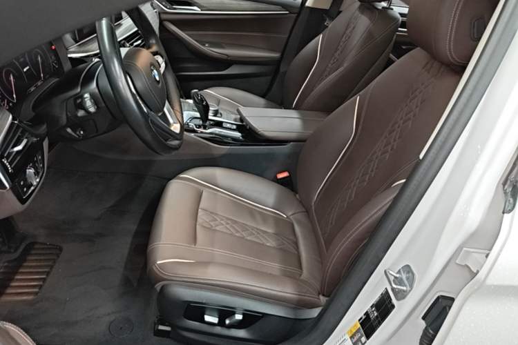 Used BMW 5 Series New Energy 2019 530Le Luxury Package Left Front Seat