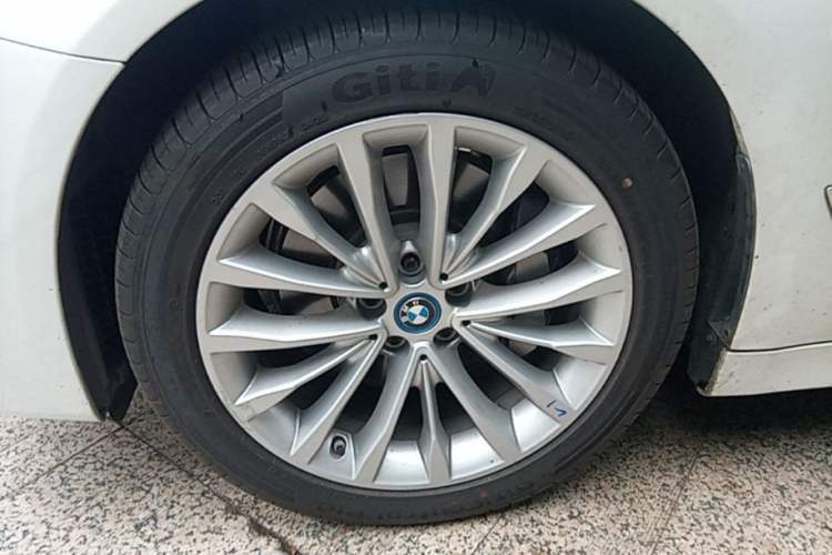 Used BMW 5 Series New Energy 2019 Updated Version 530Le Luxury Package Left Front Wheel Hub